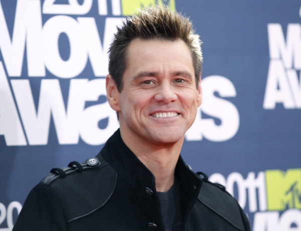 Actor Jim Carrey arrives at the 2011 MTV Movie Awards in Los Angeles