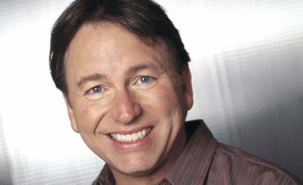 66014_646 - 8 SIMPLE RULES FOR DATING MY TEENAGE DAUGHTER - "8 Simple Rules…" -- John Ritter and Katey Sagal return to series television in this charming family comedy about a loving, rational dad who suddenly discovers that his two darling daughters have unexpectedly morphed into hormonally-charged, incomprehensible teenagers. Dating boys and fitting in with their peers are the girls’ top priorities. No matter what they do, Paul has one major rule that will never change – "If you make my daughters cry, I’ll make you cry." "8 Simple Rules…," based on W. Bruce Cameron’s best-selling book, "8 Simple Rules for Dating My Teenage Daughter," stars John Ritter as Paul Hennessy, Katey Sagal as Cate Hennessy, Kaley Cuoco as Bridget Hennessy, Amy Davidson as Kerry Hennessy and Martin Spanjers as Rory Hennessy. The series airs Tuesdays from 8:00-8:30 p.m., ET. (ABC/ROBERT TRACHTENBERG) JOHN RITTER