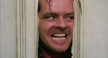De aquí “copió” Stanley Kubrick la escena del hacha y la puerta de “El Resplandor”