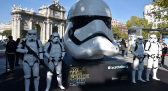 Vergonzosa reacción de los vándalos ante la genial Expo de “Star Wars” iniciada en las calles de Madrid