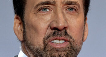 Pártete la caja: Esta es la fotografía de Nicolas Cage en Kazajistán que se ha convertido en viral y en meme