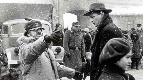 Steven Spielberg y Liam Neeson | La lista de Schindler